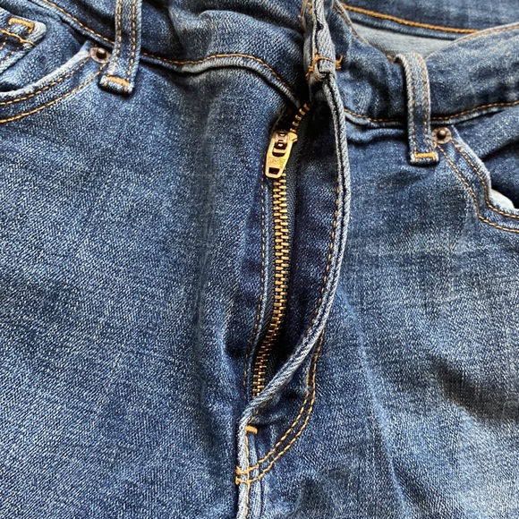 Womens Levi jeans - Picture 9 of 10